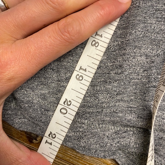 Madewell bundle: long and short sleeve grey tops - Picture 10 of 10